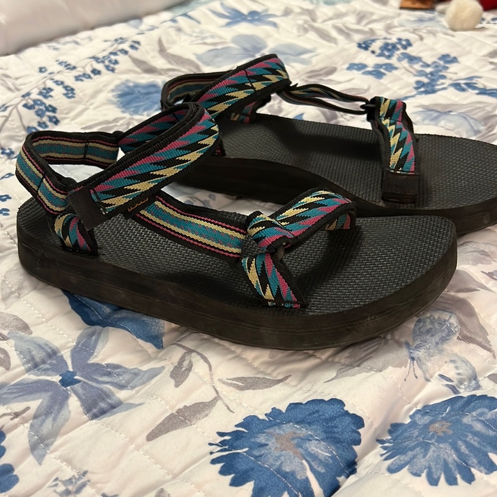 Retro midform platform Teva